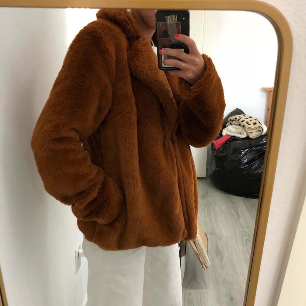 NEED SUPPLY (STELEN) FAUX FUR COAT - Picture 3 of 5